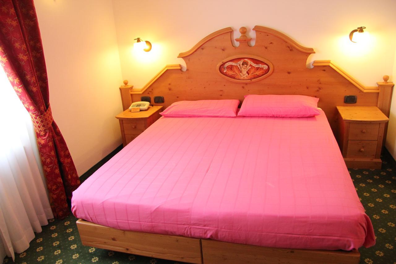 Hotel Lory Pinzolo Eksteriør bilde