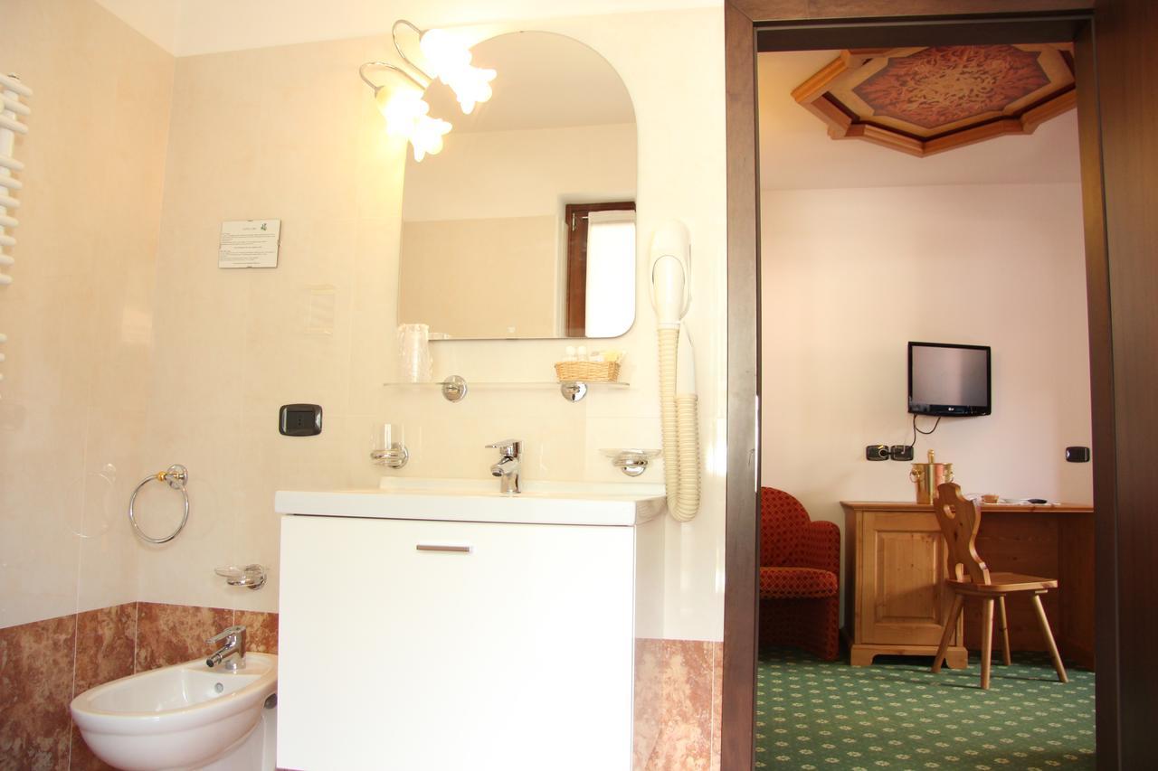 Hotel Lory Pinzolo Eksteriør bilde