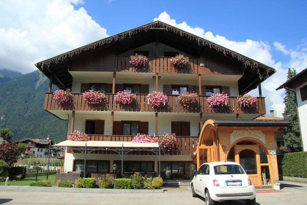 Hotel Lory Pinzolo Eksteriør bilde